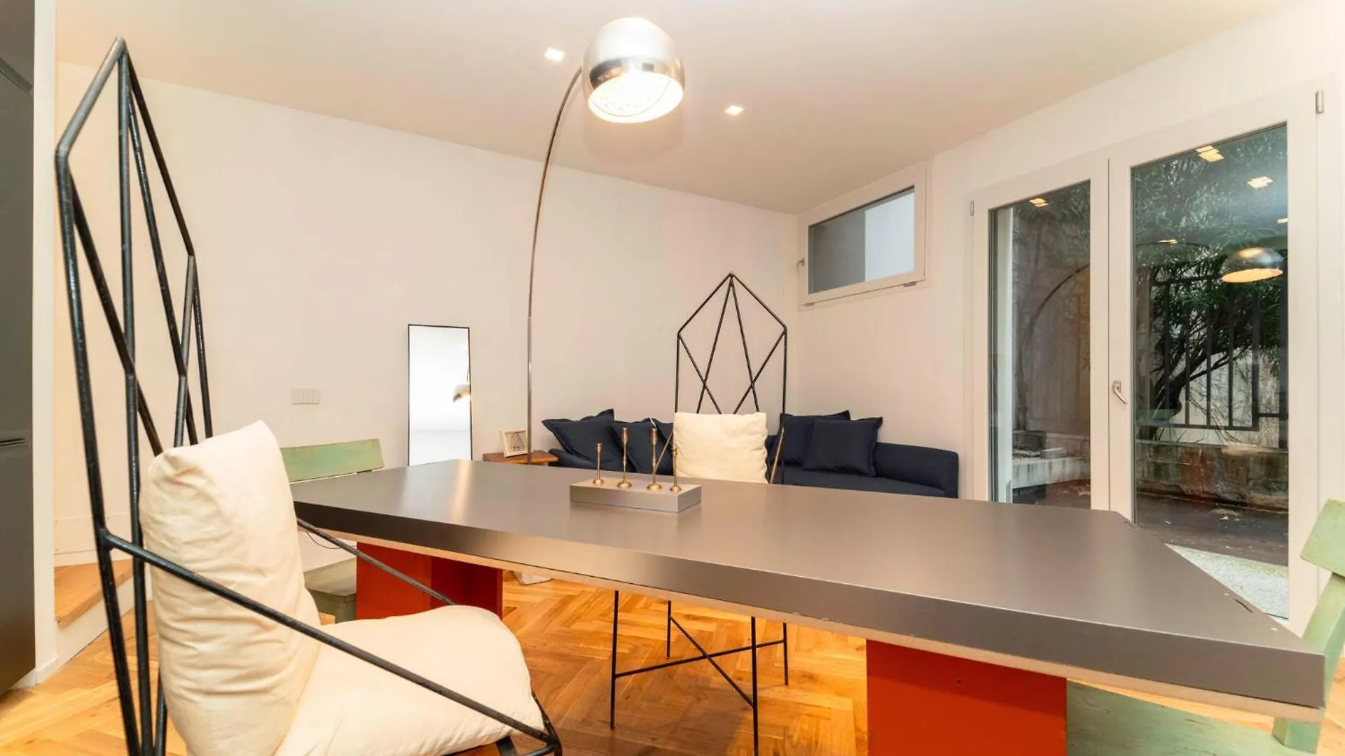 Nivola House, Bilocale Su Tre Livelli E Terrazzo Appartement Milaan Italië